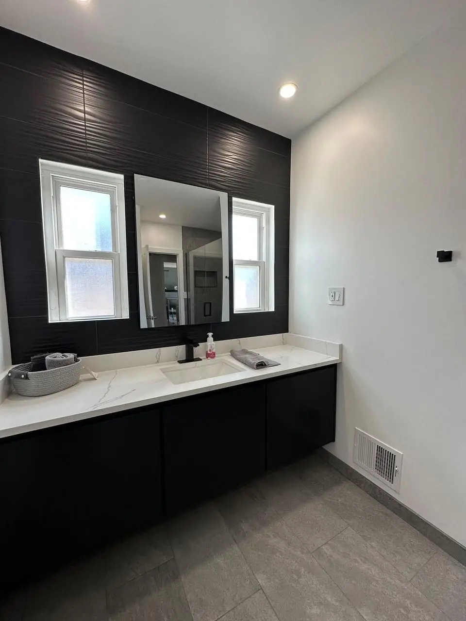 Double vanity